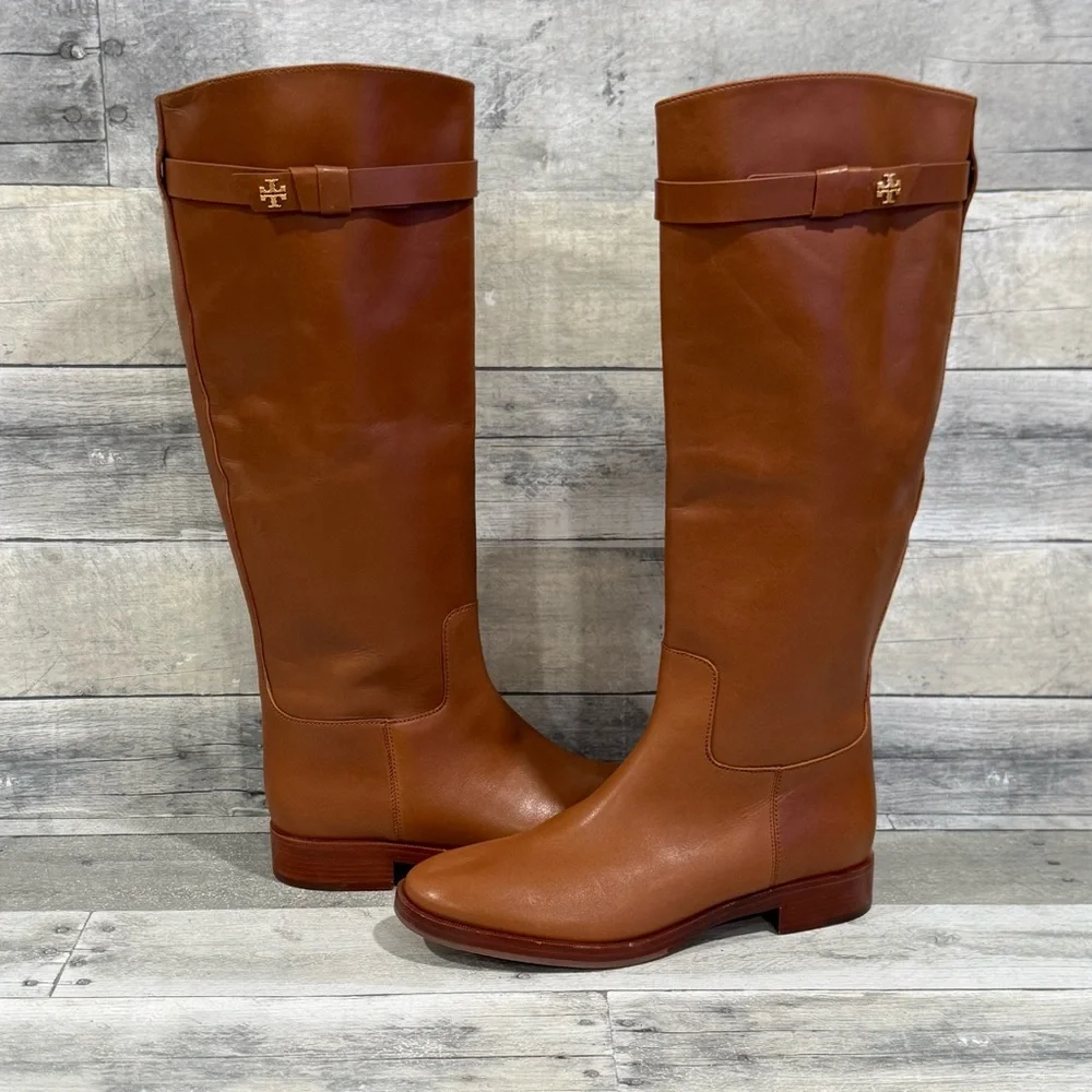 TORY BURCH EVERLY STRAP RIDING BOOTS - SIERRA TAN - SIZE - 7M .US